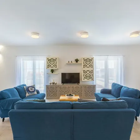 Golden Sun Villa