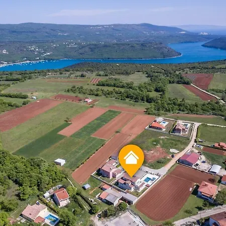 Golden Sun Villa Rebici
